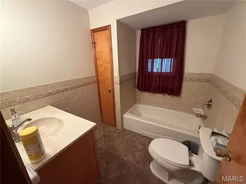 Bath - 15 Quarry Rd, Troy, MO 63379 photo 3 of 3