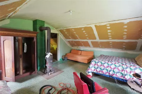Bedroom - 1971 Epple Rd, Hermann, MO 65041 photo 4 of 6