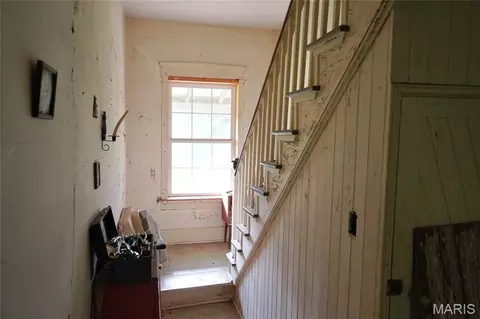 Entry Way - 1971 Epple Rd, Hermann, MO 65041 photo 5 of 5