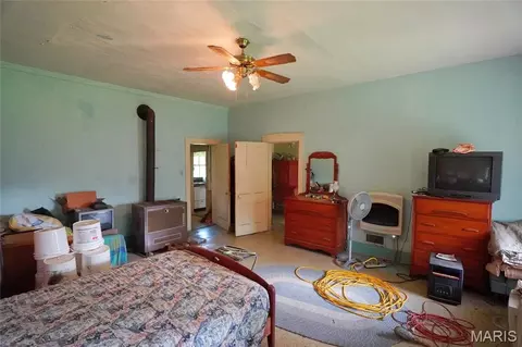 Bedroom - 1971 Epple Rd, Hermann, MO 65041 photo 2 of 6