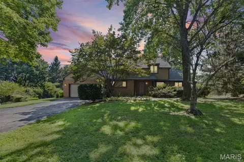 8 Harmin Ln, Collinsville, IL 62234