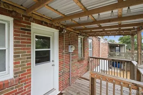 Exterior - 7262 Mackenzie Rd, Affton, MO 63123 photo 8 of 11