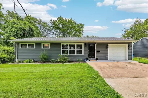 1629 Jett Dr, Dellwood, MO 63136