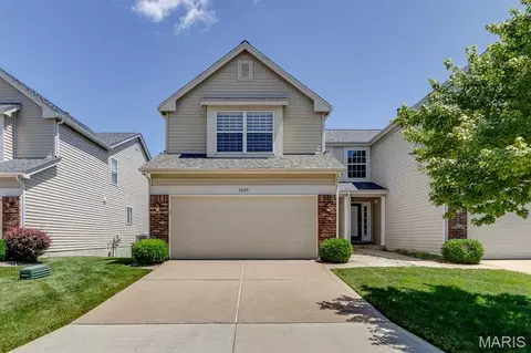 3809 Southern Manor Dr, Mehlville, MO 63125