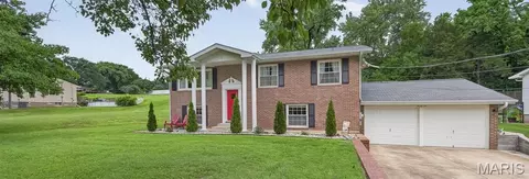 26 Arnold Dr, Dupo, IL 62239