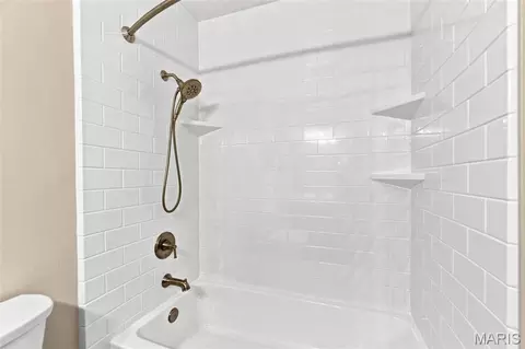 Bath - 879 Portsdown Rd, Ballwin, MO 63011 photo 3 of 4