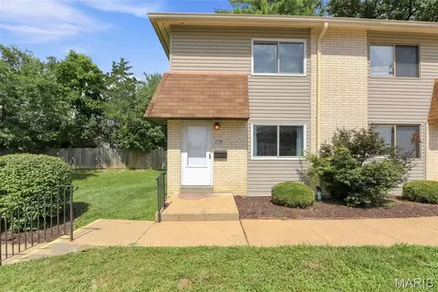 Other - 879 Portsdown Rd, Ballwin, MO 63011 photo 2 of 6