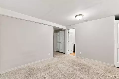 Bedroom - 879 Portsdown Rd, Ballwin, MO 63011 photo 6 of 7