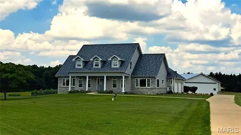 25 Barnstormer Ln, Foristell, MO 63348