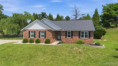 10 Spring Terrace Ct, Columbia, IL 62236