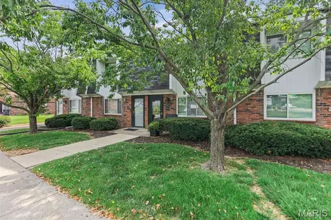 5001 Little Creek Ln #C, Godfrey, IL 62035