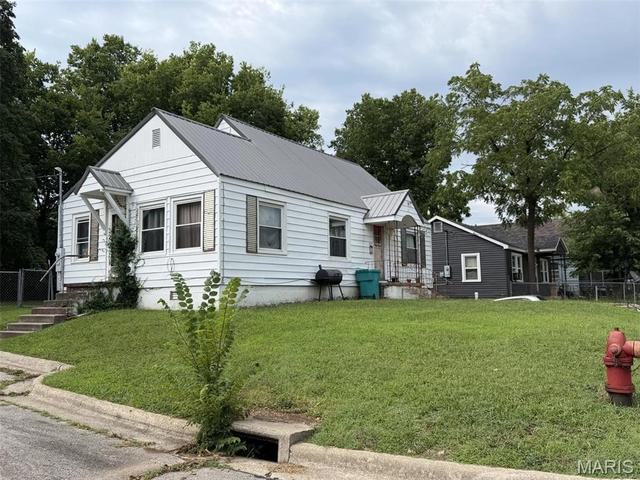 685 W 2nd St, Lebanon, MO 65536