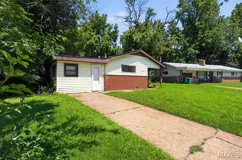 9955 Lanier Dr, Moline Acres, MO 63136