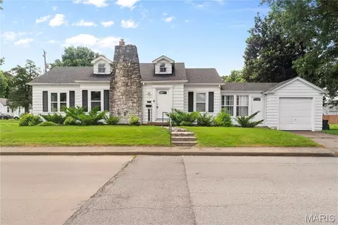 1716 E B St, Belleville, IL 62221