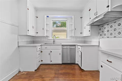 Kitchen - 1716 E B St, Belleville, IL 62221 photo 3 of 5