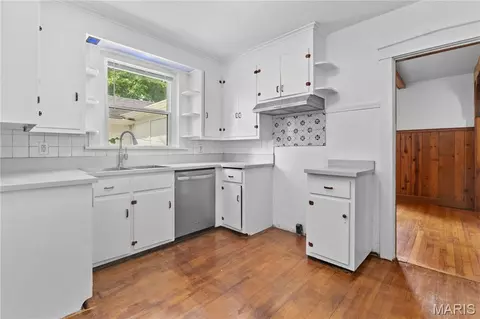 Kitchen - 1716 E B St, Belleville, IL 62221 photo 2 of 5
