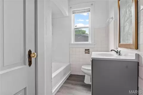 Bath - 1716 E B St, Belleville, IL 62221 photo 1 of 4