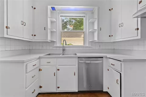 Kitchen - 1716 E B St, Belleville, IL 62221 photo 4 of 5