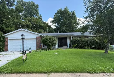 3424 San Sevilla Ct, Bridgeton, MO 63044