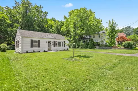 446 W Kirkham Ave, Webster Groves, MO 63119