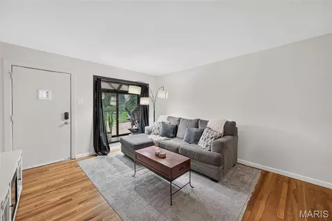 347 Lillian Ave, Saint Louis, MO 63122