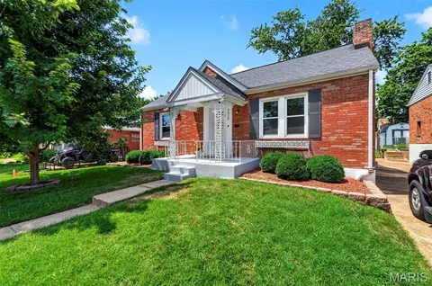 9313 Aster Ave, Affton, MO 63123 photo 4