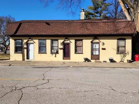 219 N High St, Belleville, IL 62220