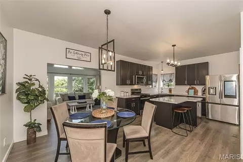 Dining - 356 Carr Manor Ct, Ballwin, MO 63021 photo 2 of 2