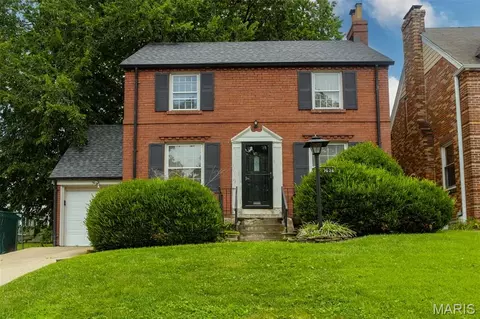 7626 Lindbergh Dr, Richmond Heights, MO 63117
