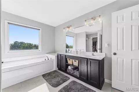 Bath - 2703 Angle Gate Cir, O'fallon, MO 63368 photo 2 of 6