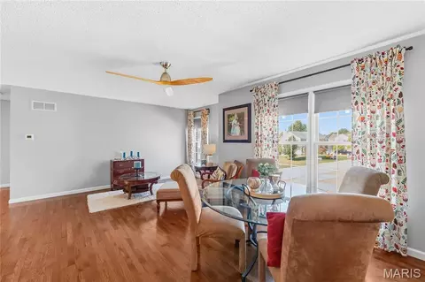 Dining - 2703 Angle Gate Cir, O'fallon, MO 63368 photo 6 of 6