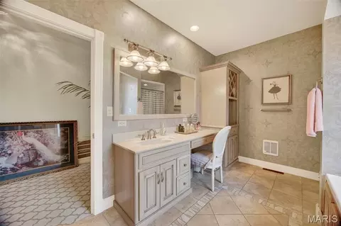 Bath - 11447 Highway D, Dixon, MO 65459 photo 6 of 9