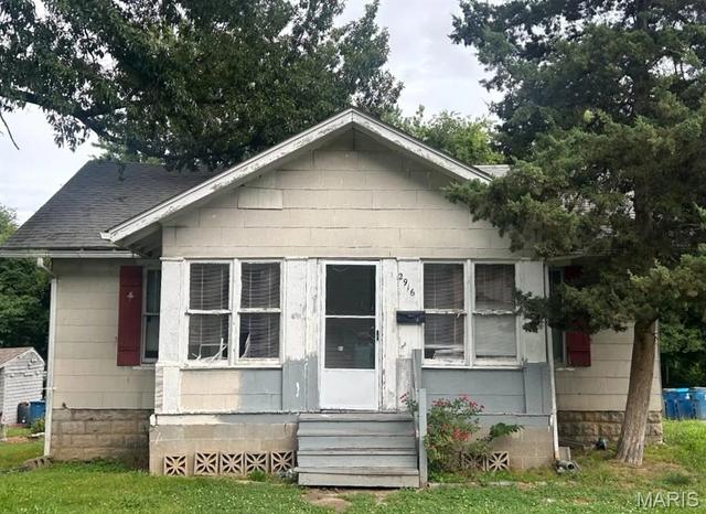 2916 Sanford Ave, Alton, IL 62002