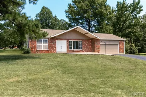 10500 Green Slope Dr, Saint Louis, MO 63136