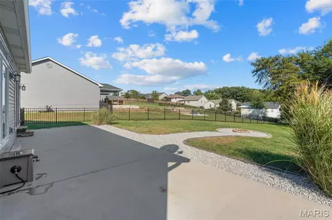 Exterior - 242 Millstone Ct, Washington, MO 63090 photo 3 of 5