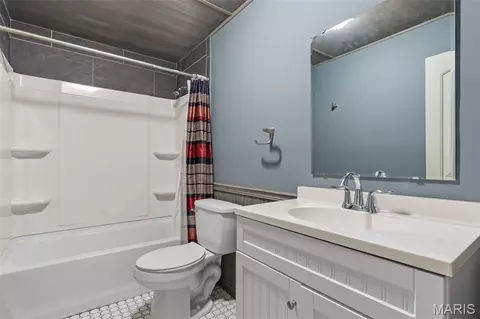 Bath - 242 Millstone Ct, Washington, MO 63090 photo 4 of 4