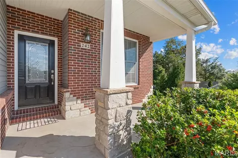 Exterior - 242 Millstone Ct, Washington, MO 63090 photo 2 of 5