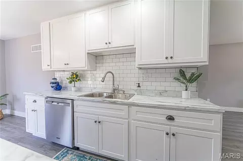 Kitchen - 1405 Birch Dr, Pacific, MO 63069 photo 2 of 4