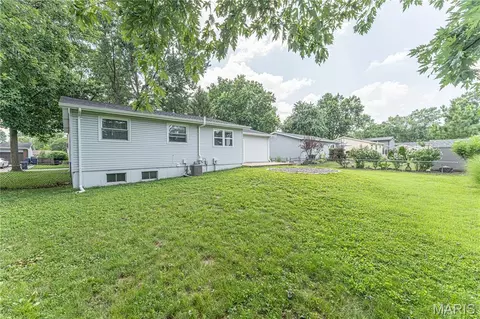 Exterior - 1405 Birch Dr, Pacific, MO 63069 photo 3 of 7