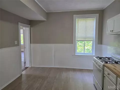 Kitchen - 4555 S Compton Ave, Saint Louis, MO 63111 photo 2 of 2