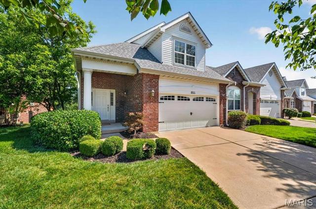 8931 Hilltop Manor Dr, Saint Louis, MO 63132
