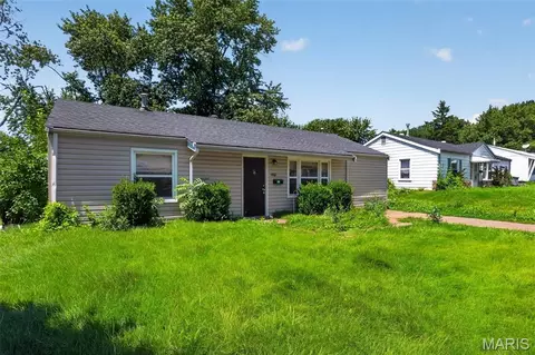 9851 Vickie Pl, Saint Louis, MO 63136