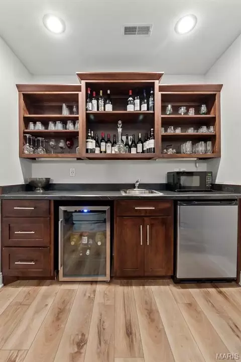 Kitchen - 1561 Chimney Spring Ct, Jackson, MO 63755 photo 4 of 4