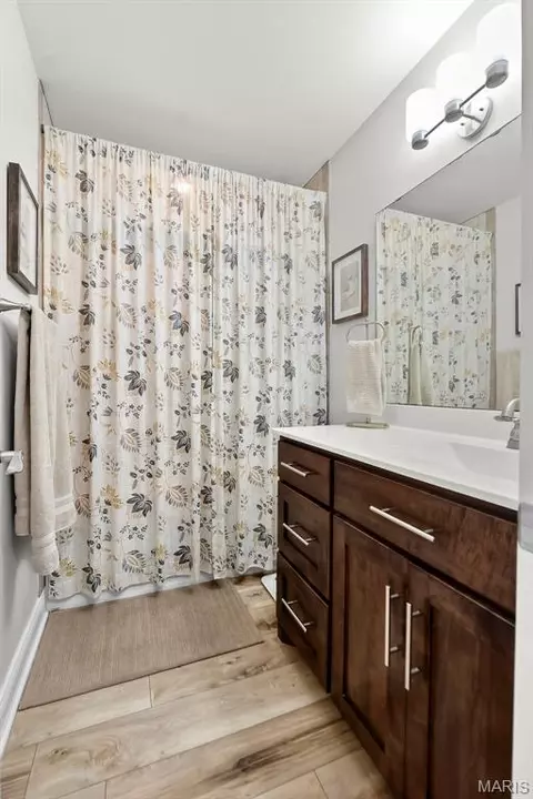 Bath - 1561 Chimney Spring Ct, Jackson, MO 63755 photo 4 of 6