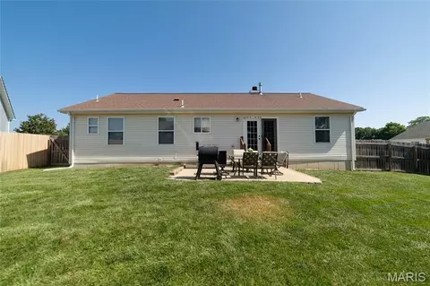 Exterior - 4 Tomahawk Ct, O'fallon, MO 63366 photo 4 of 7