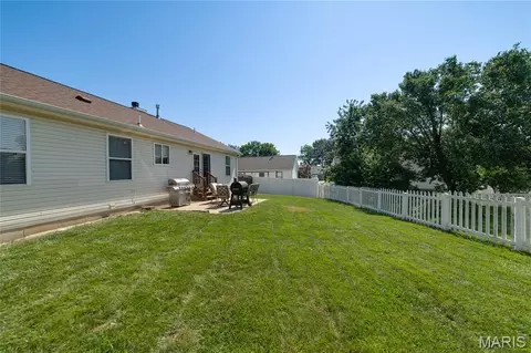 Exterior - 4 Tomahawk Ct, O'fallon, MO 63366 photo 6 of 7