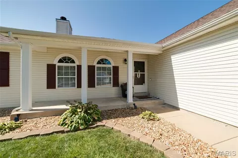 Exterior - 4 Tomahawk Ct, O'fallon, MO 63366 photo 3 of 7