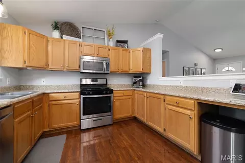 Kitchen - 4 Tomahawk Ct, O'fallon, MO 63366 photo 2 of 2