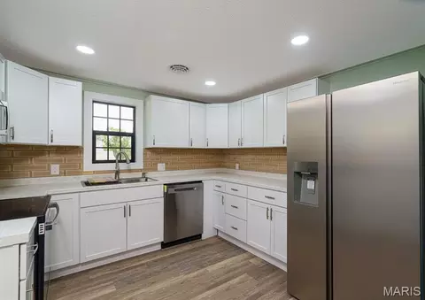 Kitchen - 1307 Gulf Ave, Rolla, MO 65401 photo 2 of 2