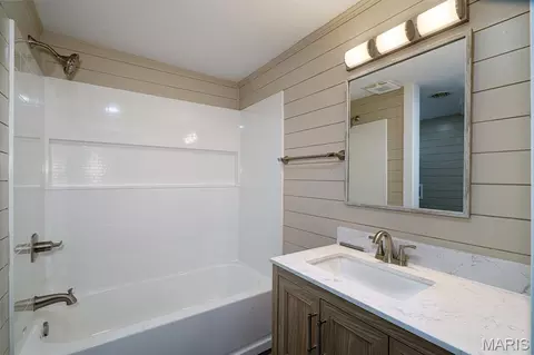 Bath - 1307 Gulf Ave, Rolla, MO 65401 photo 1 of 2